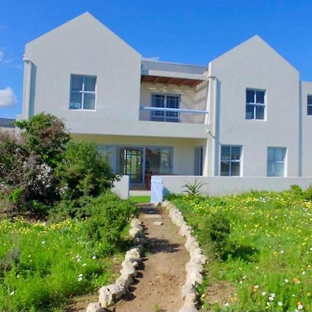 Perfect 10 - 10 To 13 Sleeper Luxury Holiday Home Breakage Deposit Of R2500 Per Weekend Lease Langebaan Eksteriør bilde
