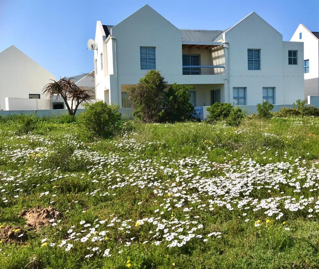 Perfect 10 - 10 To 13 Sleeper Luxury Holiday Home Breakage Deposit Of R2500 Per Weekend Lease Langebaan Eksteriør bilde