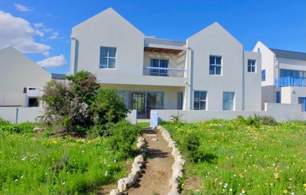 Perfect 10 - 10 To 13 Sleeper Luxury Holiday Home Breakage Deposit Of R2500 Per Weekend Lease Langebaan Eksteriør bilde