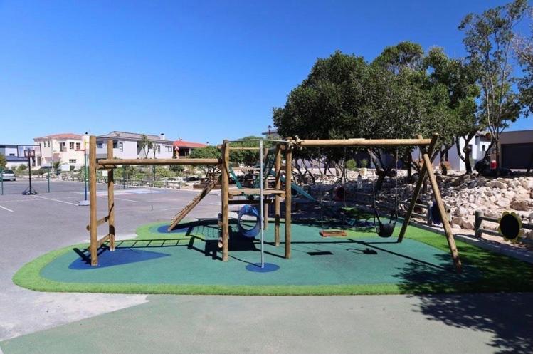 Perfect 10 - 10 To 13 Sleeper Luxury Holiday Home Breakage Deposit Of R2500 Per Weekend Lease Langebaan Eksteriør bilde