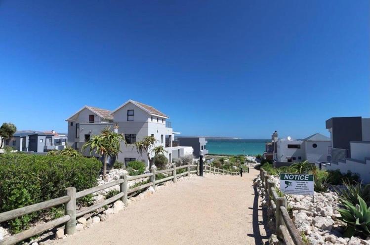 Perfect 10 - 10 To 13 Sleeper Luxury Holiday Home Breakage Deposit Of R2500 Per Weekend Lease Langebaan Eksteriør bilde