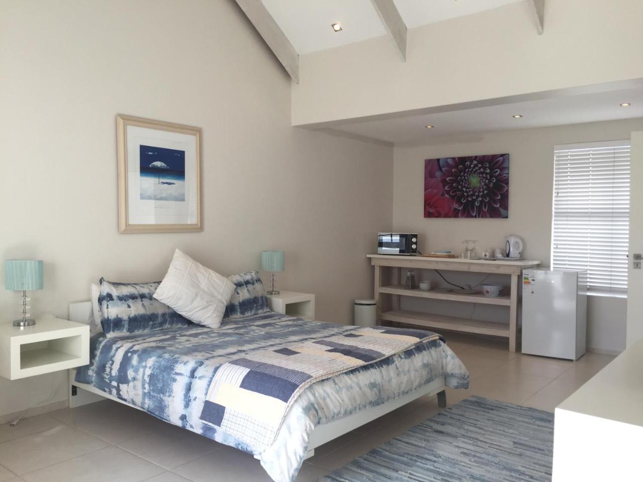 Perfect 10 - 10 To 13 Sleeper Luxury Holiday Home Breakage Deposit Of R2500 Per Weekend Lease Langebaan Eksteriør bilde