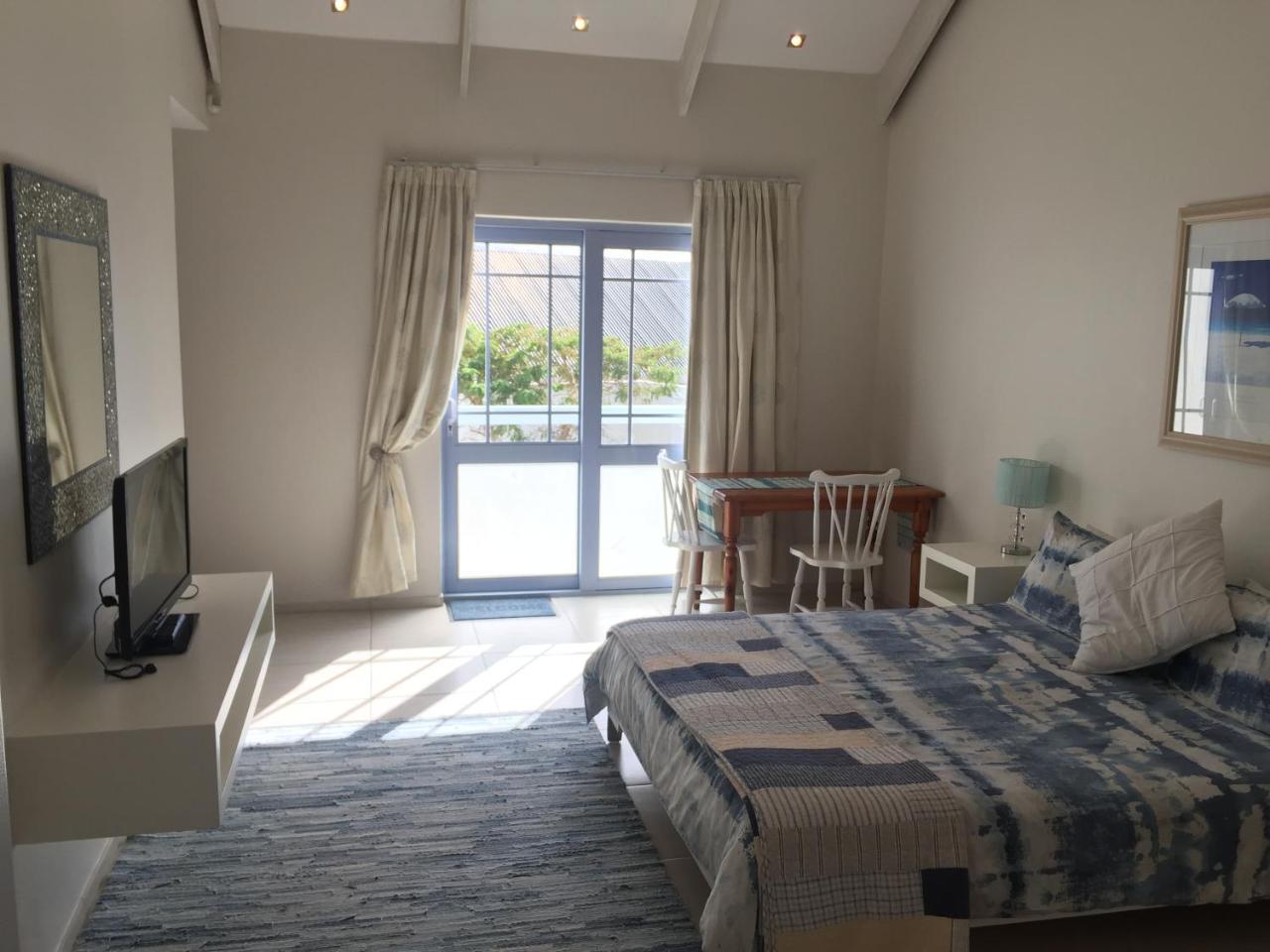 Perfect 10 - 10 To 13 Sleeper Luxury Holiday Home Breakage Deposit Of R2500 Per Weekend Lease Langebaan Eksteriør bilde