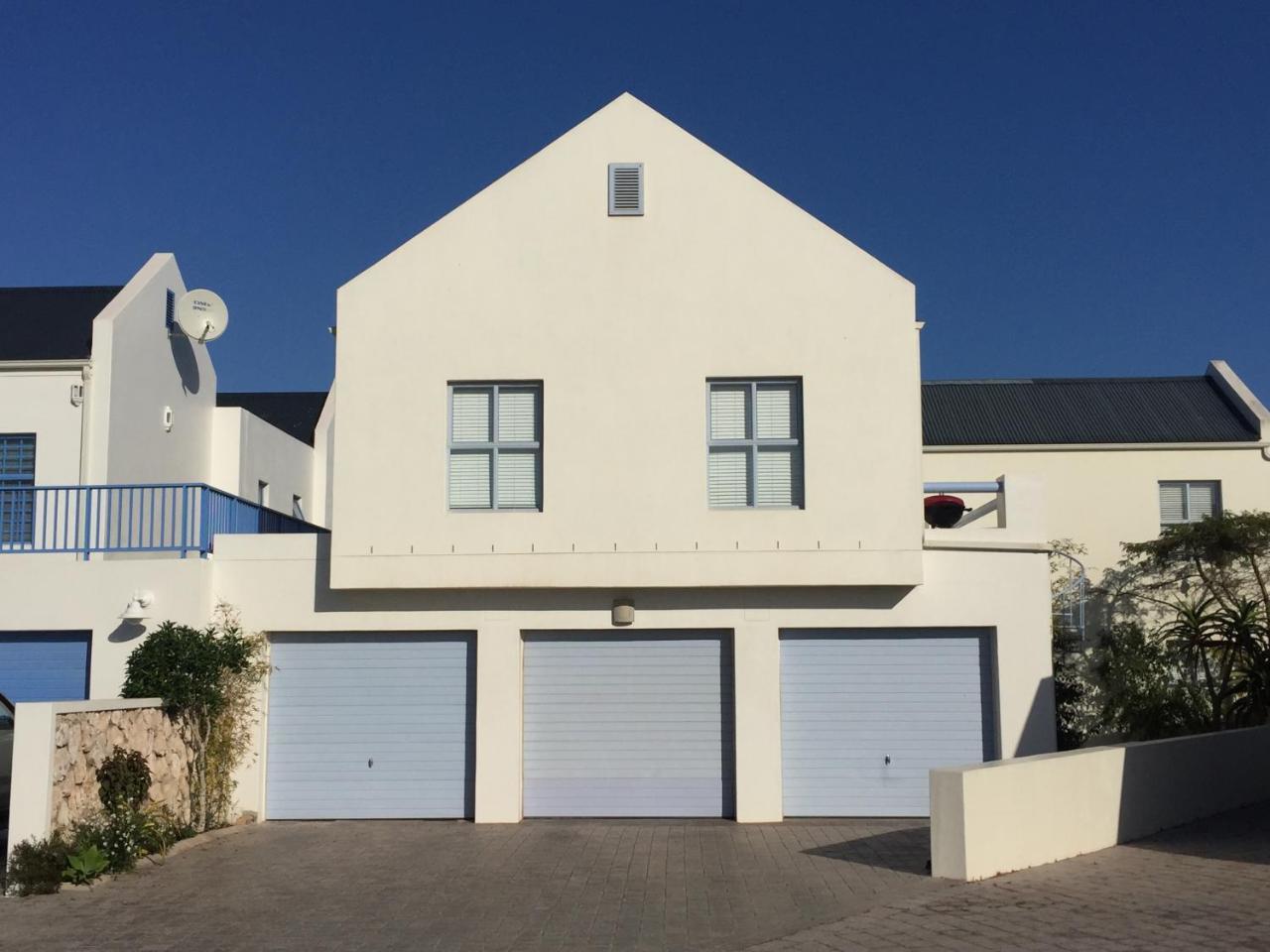 Perfect 10 - 10 To 13 Sleeper Luxury Holiday Home Breakage Deposit Of R2500 Per Weekend Lease Langebaan Eksteriør bilde
