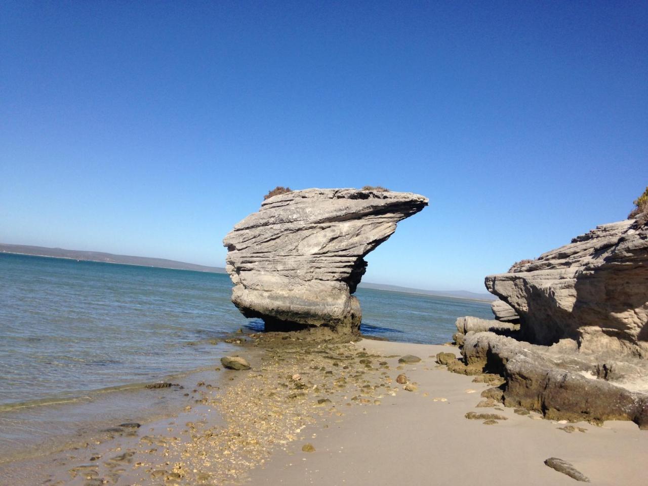 Perfect 10 - 10 To 13 Sleeper Luxury Holiday Home Breakage Deposit Of R2500 Per Weekend Lease Langebaan Eksteriør bilde