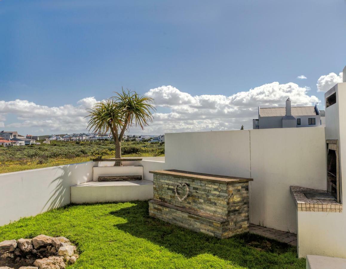 Perfect 10 - 10 To 13 Sleeper Luxury Holiday Home Breakage Deposit Of R2500 Per Weekend Lease Langebaan Eksteriør bilde