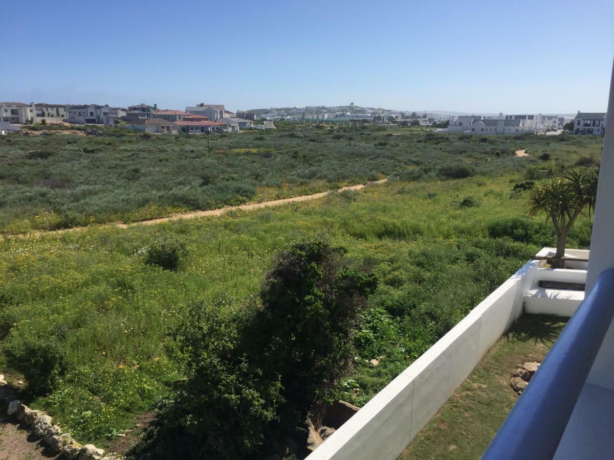 Perfect 10 - 10 To 13 Sleeper Luxury Holiday Home Breakage Deposit Of R2500 Per Weekend Lease Langebaan Eksteriør bilde