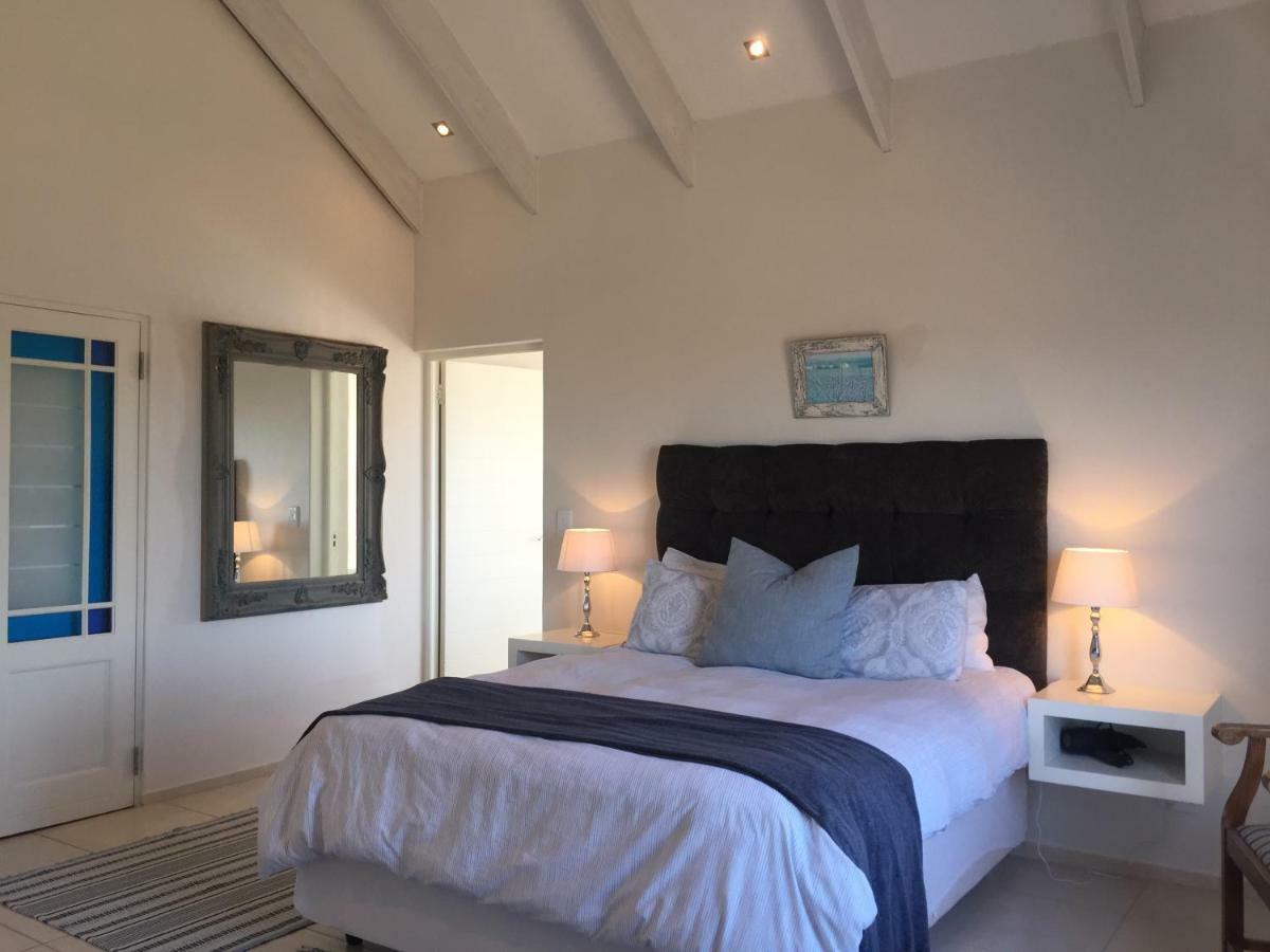 Perfect 10 - 10 To 13 Sleeper Luxury Holiday Home Breakage Deposit Of R2500 Per Weekend Lease Langebaan Eksteriør bilde