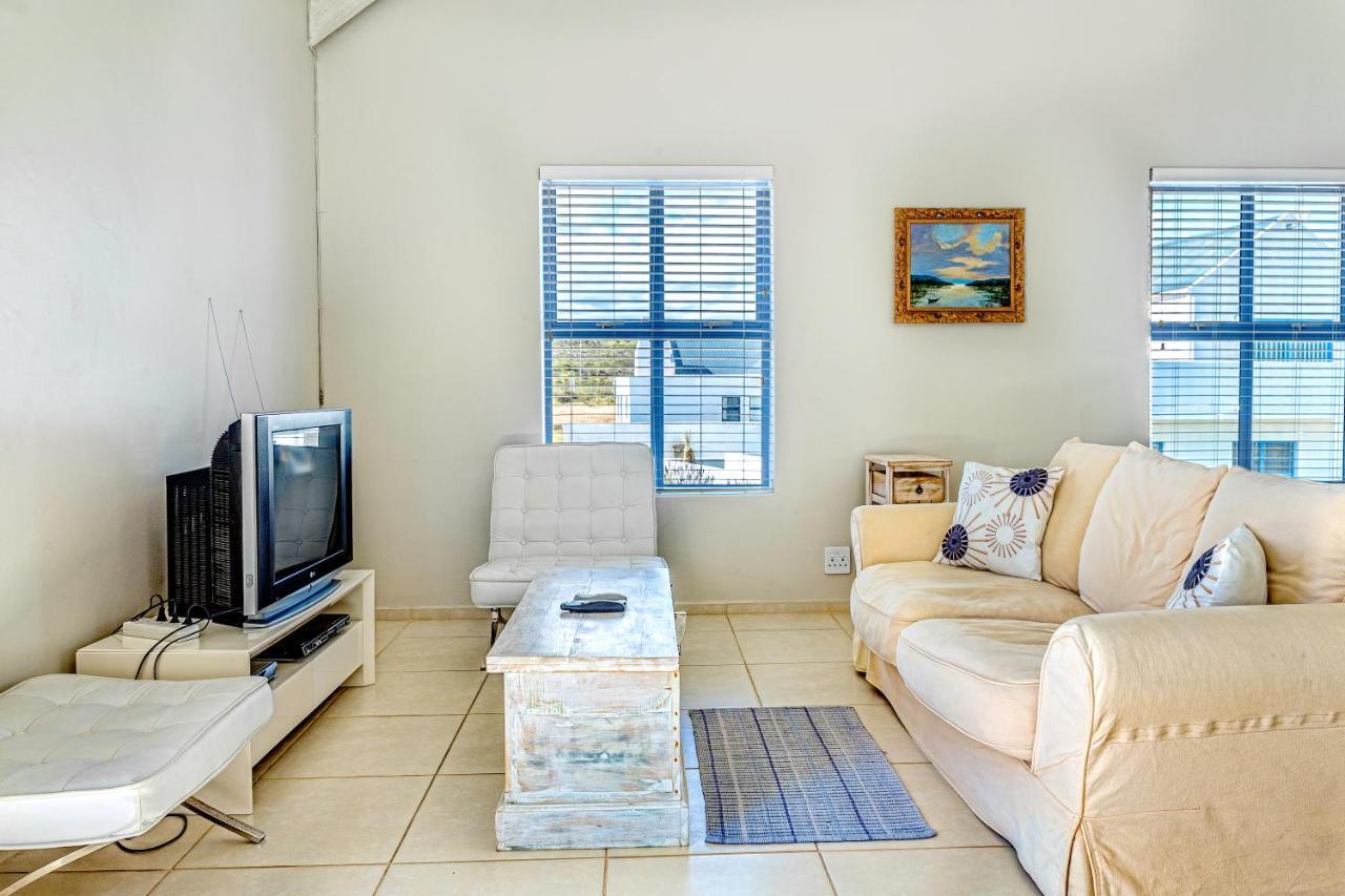 Perfect 10 - 10 To 13 Sleeper Luxury Holiday Home Breakage Deposit Of R2500 Per Weekend Lease Langebaan Eksteriør bilde